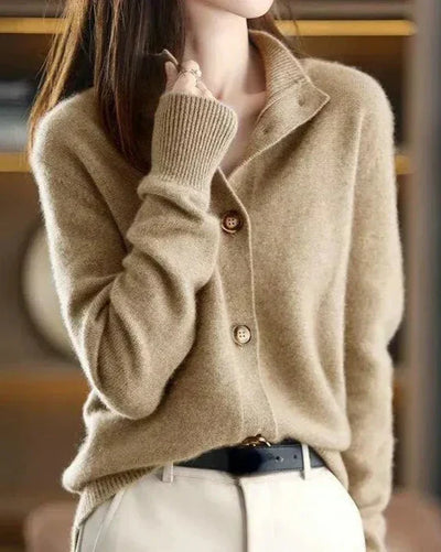 Pia - Maglia Cardigan Morbida con Bottoni